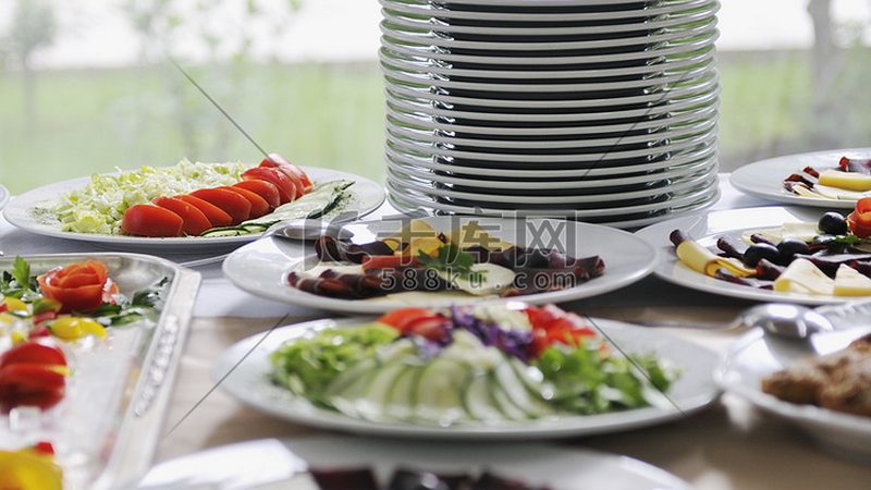 国产与进口休闲食品：一场品质与文化的碰撞