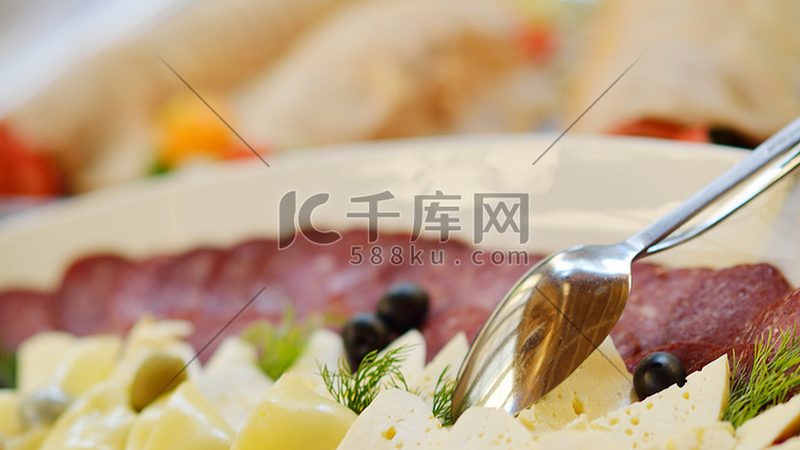 火锅麻辣度大揭秘：揭秘能吃辣人群的底料选择
